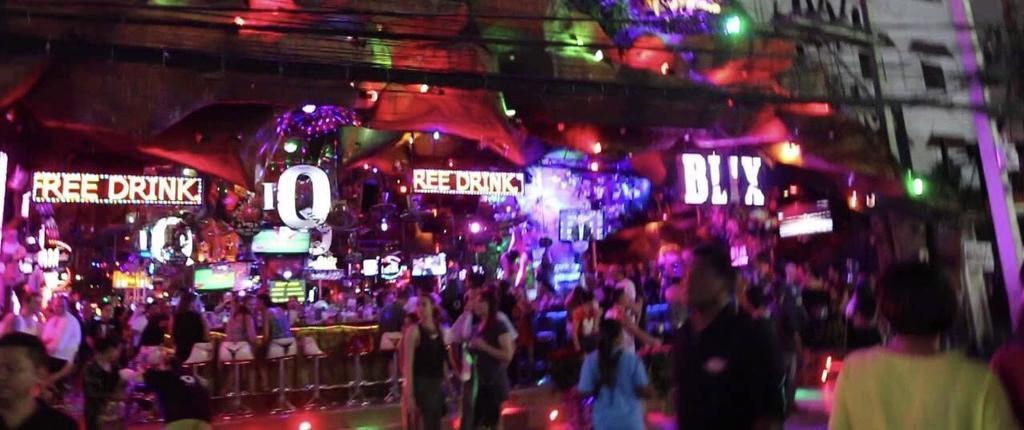 New Era Guesthouse Phuket Esterno foto